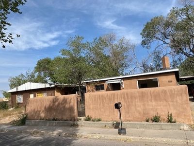 1337 Maez Rd, Santa Fe, NM