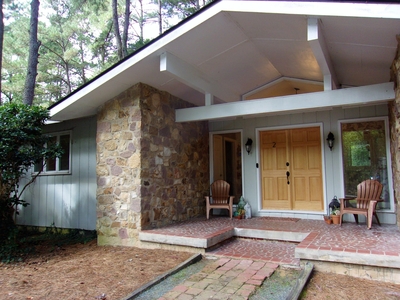 2 Fairway Dr, Whispering Pines, NC