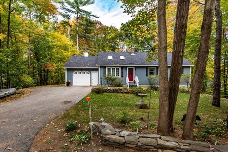 21 Robin Acres Dr, Wolfeboro, NH