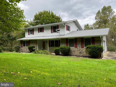 1099 Hollow Rd, Delta, PA