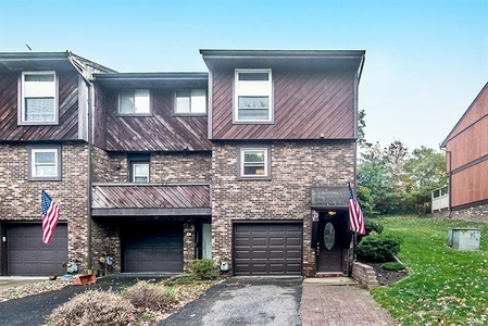 301 Bayberry Ln, Imperial, PA