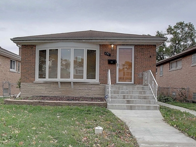 151 Linden Ave, Bellwood, IL