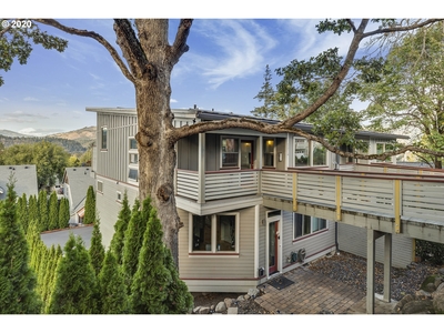 1524 Lincoln St, Hood River, OR