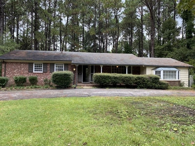430 Crestview Rd, Southern Pines, NC
