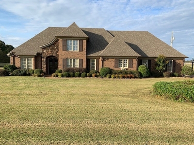 3100 Clay Pond Dr, Oakland, TN