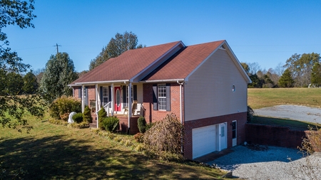 267 Ernest Cates Rd, Bethpage, TN