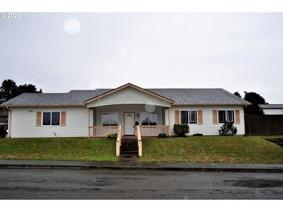1808 Garfield St, North Bend, OR