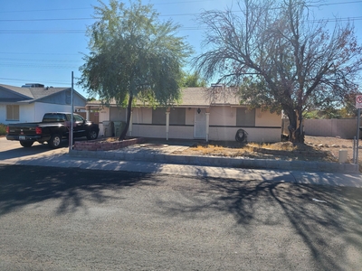 4655 W Caron St, Glendale, AZ