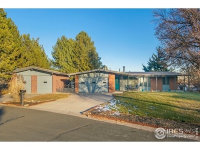 2820 Grand View Dr, Greeley, CO