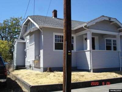 206 S 2nd St, Silverton, OR