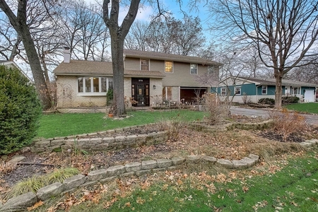 379 Hickory Rd, Lake Zurich, IL