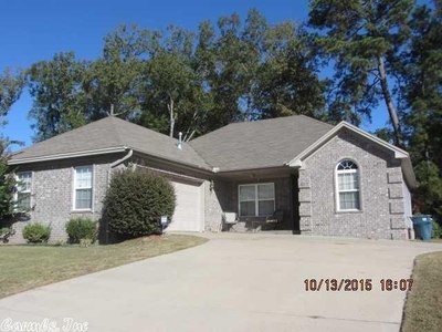 8200 Oxford Valley Dr, Mabelvale, AR