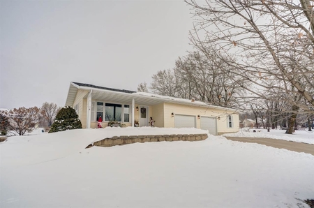 10868 Cave Of The Mounds Rd, Blue Mounds, WI