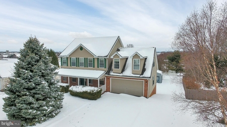 104 Hilltop Dr, Mount Holly Springs, PA