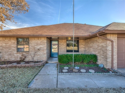1824 Shelly Ct, Moore, OK
