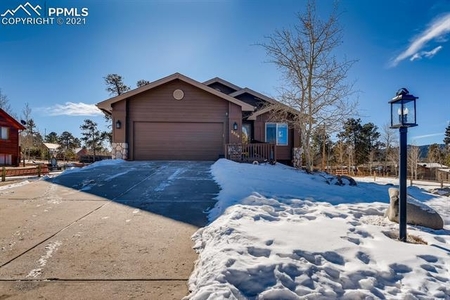 2209 Valley View Dr, Woodland Park, CO