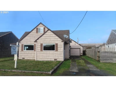 1020 6th Ave, Seaside, OR