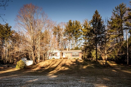 4 Isinglass Rd, Chester, NH