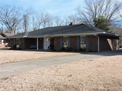 8824 Meandering Way, Fort Smith, AR