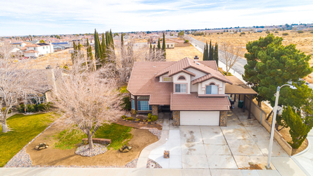 44004 Countryside Dr, Lancaster, CA