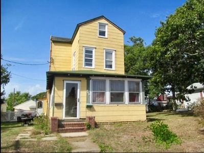 749 1st St, Somers Point, NJ