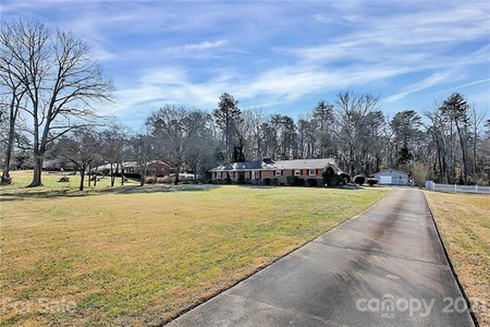 208 Sandy Ford Rd, Mount Holly, NC