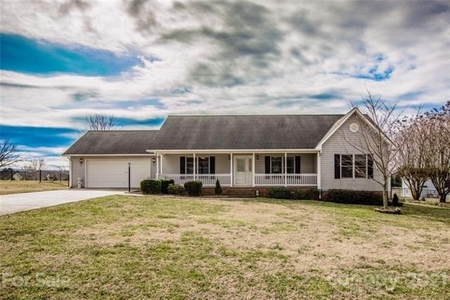 146 Stonefield Dr, Statesville, NC