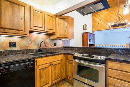 1119 Overlook Dr, Steamboat Springs, CO