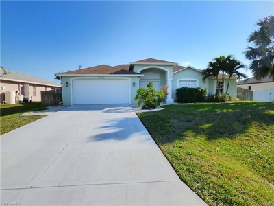 2230 Nw 1st St, Cape Coral, FL