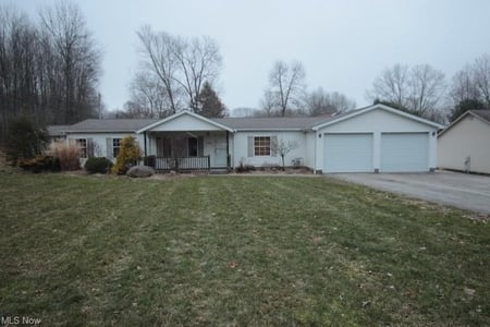 4700 Logan Gate Rd, Youngstown, OH