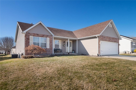 219 Micahs Way, Columbia, IL
