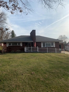 810 Midway Ln, East Liverpool, OH