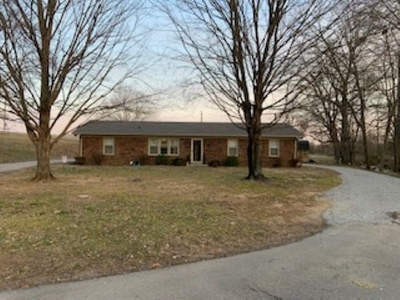 225 Country Acres Rd, Glasgow, KY