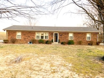 225 Country Acres Rd, Glasgow, KY