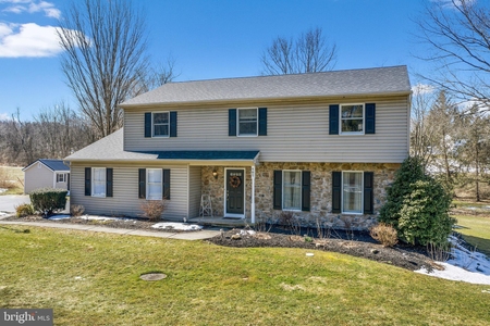 107 Evergreen Dr, Downingtown, PA