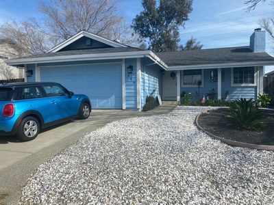 489 Shannon Dr, Vacaville, CA