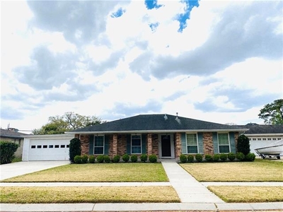 4812 Page Dr, Metairie, LA