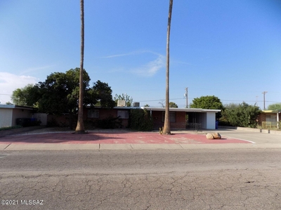6825 E Calle Marte, Tucson, AZ