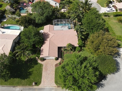 792 Nw 84th Ln, Coral Springs, FL