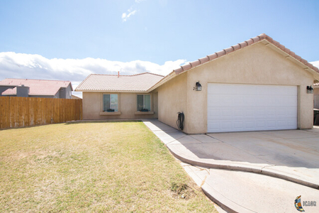 292 Chisolm Trl, Imperial, CA