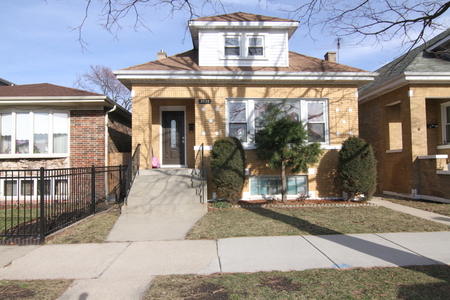 3739 N Nora Ave, Chicago, IL