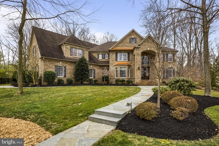 203 Forest Woods Dr, Mullica Hill, NJ