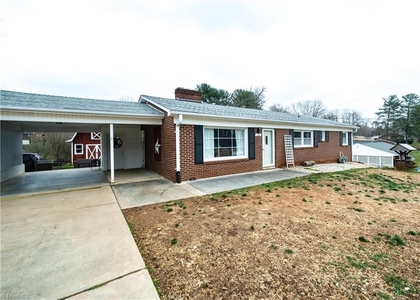 184 Chatham Rd, Mount Airy, NC