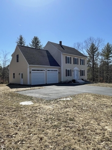 40 Russell Dr, Buxton, ME