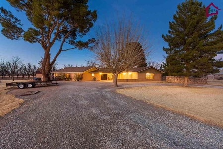 525 Wallace Rd, Anthony, NM