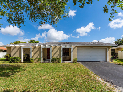 8515 Nw 26th Dr, Coral Springs, FL