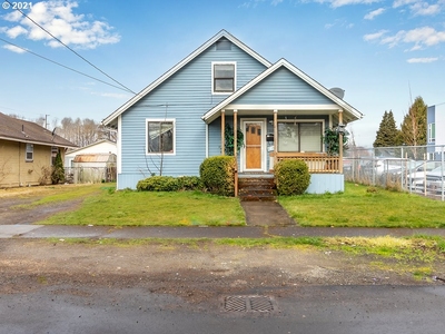1309 S 5th Ave, Kelso, WA