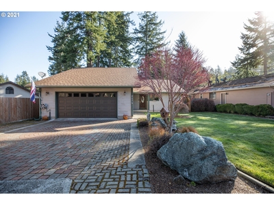 2075 Timberline Dr, Coos Bay, OR