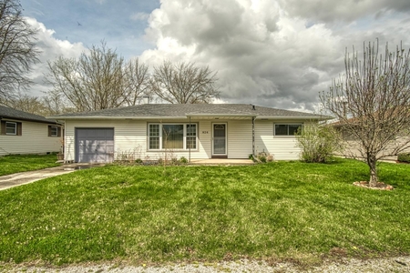 824 W 39th Ave, Hobart, IN