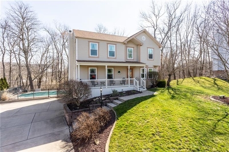 186 Woodbine Dr, Cranberry Township, PA